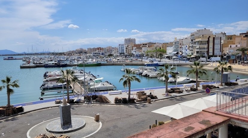 Estate With 2 Houses For Sale in El Perello Tarragona 1 z 5
