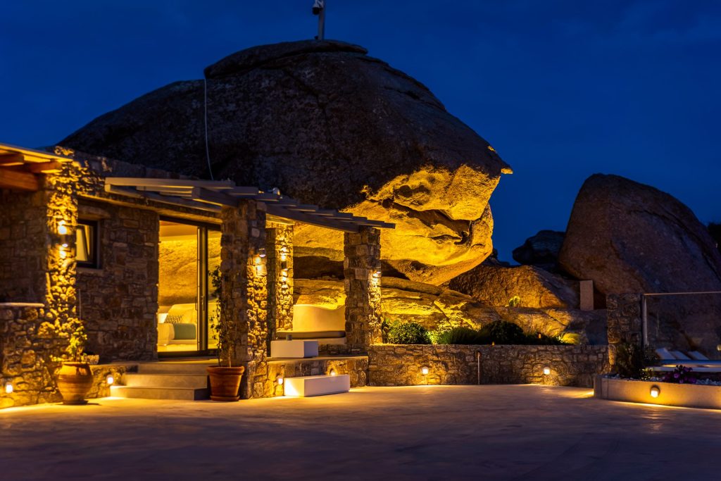 Luxury 3 Bed Lithos Cave Villa For sale in Agrari Mykonos 1 1 27