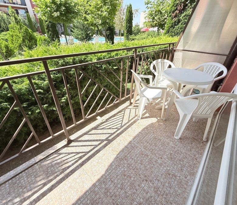 Sunny studio with garden views, 39 sq.m., at Holiday Fort Club in Sunny Beach, perfect for relaxing.