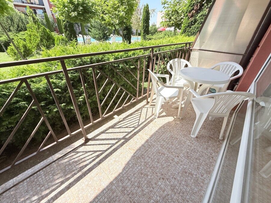 Sunny studio with garden views, 39 sq.m., at Holiday Fort Club in Sunny Beach, perfect for relaxing.