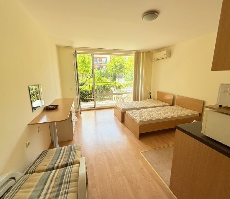 Sunny studio apartment with garden views in Holiday Fort Club, Sunny Beach, 39 sq.m.