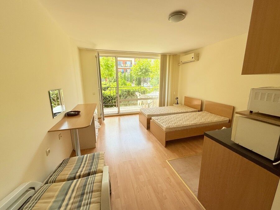 Sunny studio apartment with garden views in Holiday Fort Club, Sunny Beach, 39 sq.m.