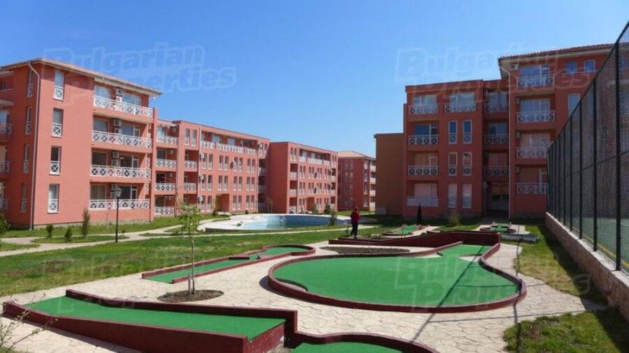 Spacious 62 sq.m. 1-bedroom apartment located in Sunny Day 6 complex, Sunny Beach, offering comfort.