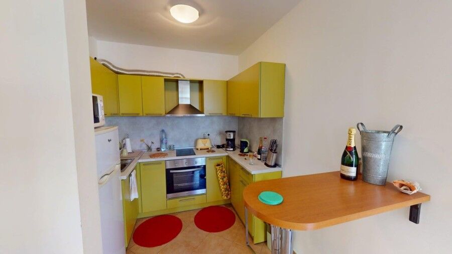 Bright 2-bedroom apartment in Barco del Sol, Sunny Beach, with modern kitchen and central location.