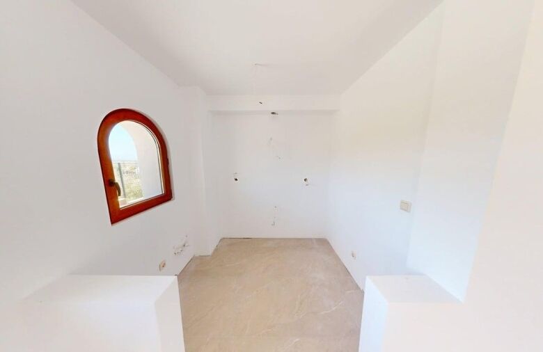 Ground floor 1-bedroom apartment in Grand Village, near the sea, 58 sq.m.