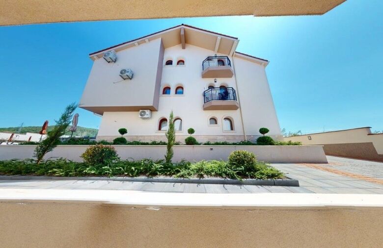 Bright ground floor apartment with 1 bedroom, 58 sq.m., located in Grand Village, just 2 km from the.