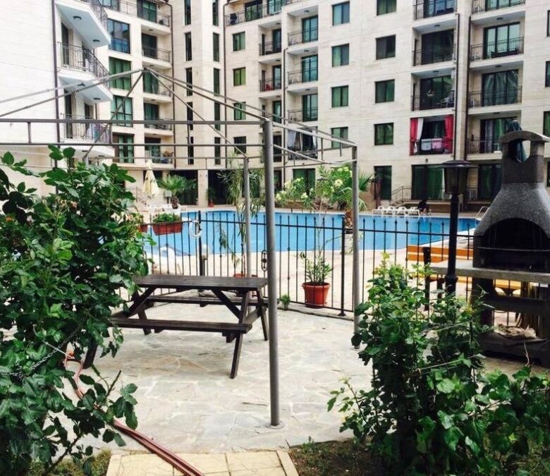 Apartment with pool and garden in Amber Beach, Sunny Beach.