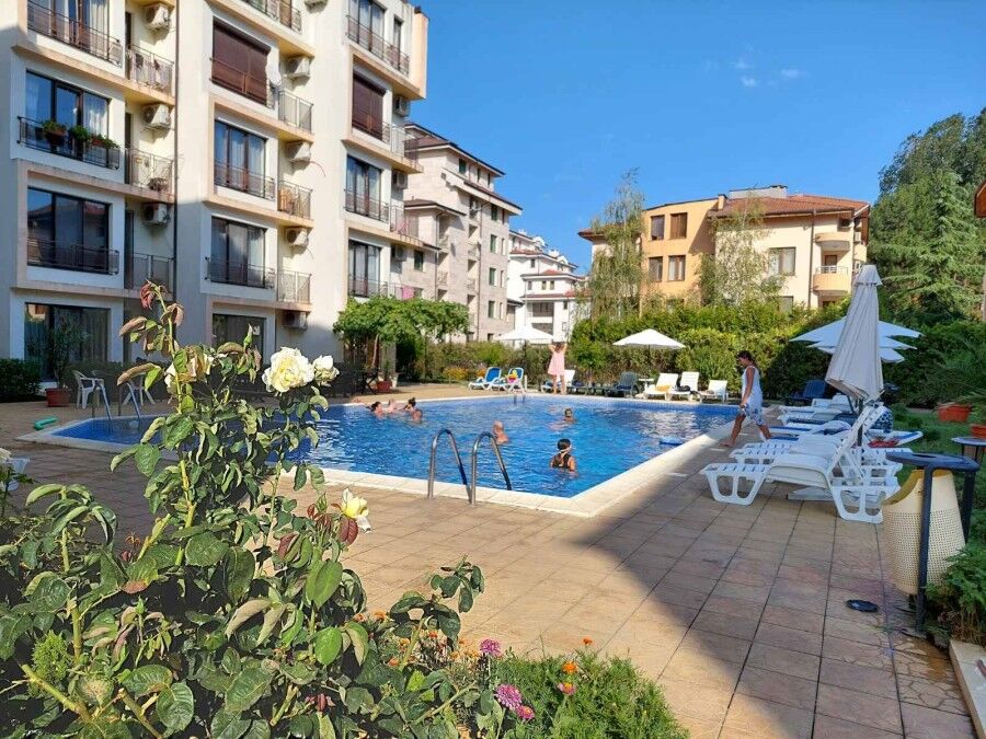 Modern apartment complex with pool in Sunny Beach resort. Spacious maisonette for sale, 76 sq.m., located in Amber Beach, in the heart of Sunny Beach.