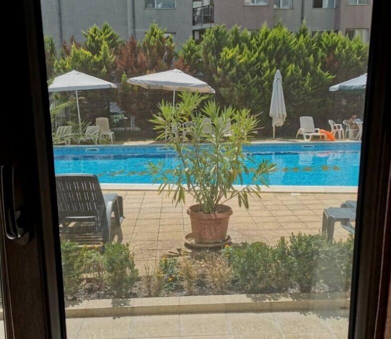 Apartment with Pool in Sunny Beach Resort.