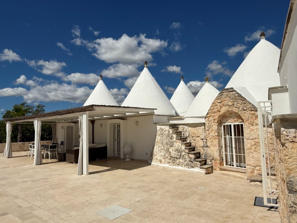 Luxury 3 Villa for Sale In Ostuni Puglia 1 image00002