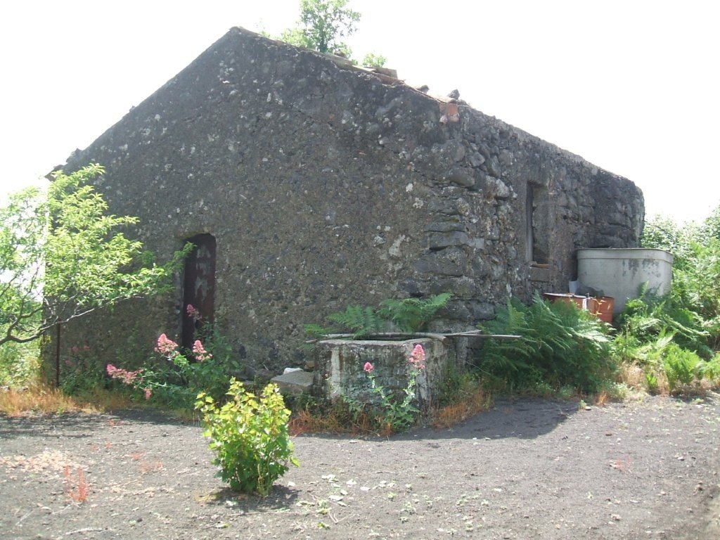 Vineyard With Villa Plans for Sale In Trecastagni Sicily 1 00 11