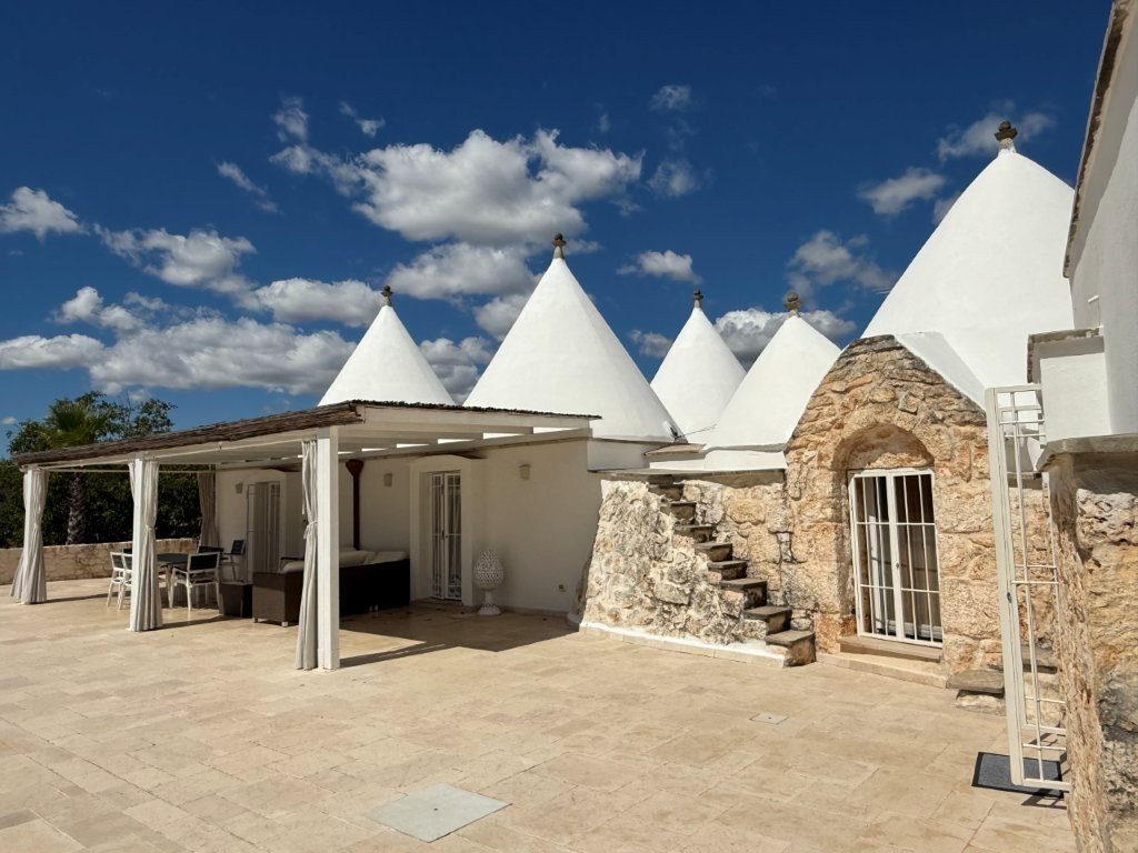 Luxury 3 Villa for Sale In Ostuni Puglia 1 image00002