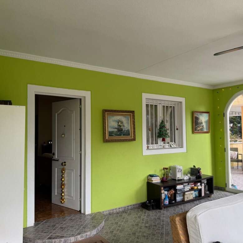Beautiful 3-bedroom villa with spacious living area in El Catllar Tarragona. Perfect for families se.
