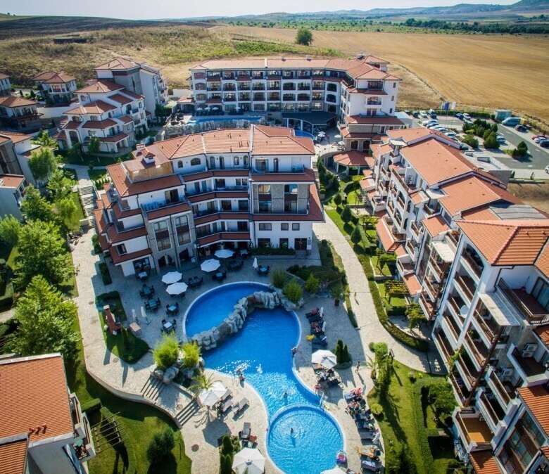 Aerial view of a 1-bedroom pool view apartment at Vineyards SPA Resort.