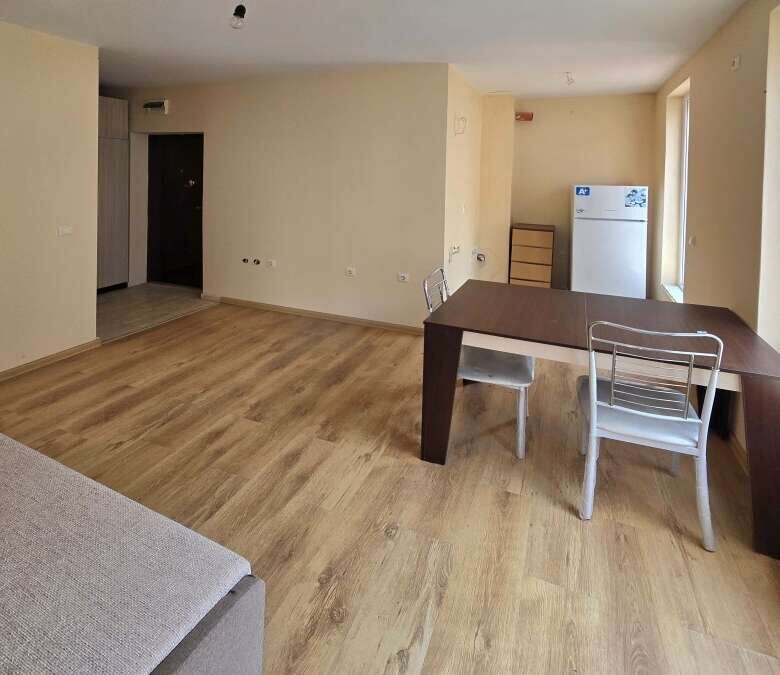 Bright 1-bedroom apartment in Ravda center, 45 sq.m., with modern furnishings and no maintenance fee.