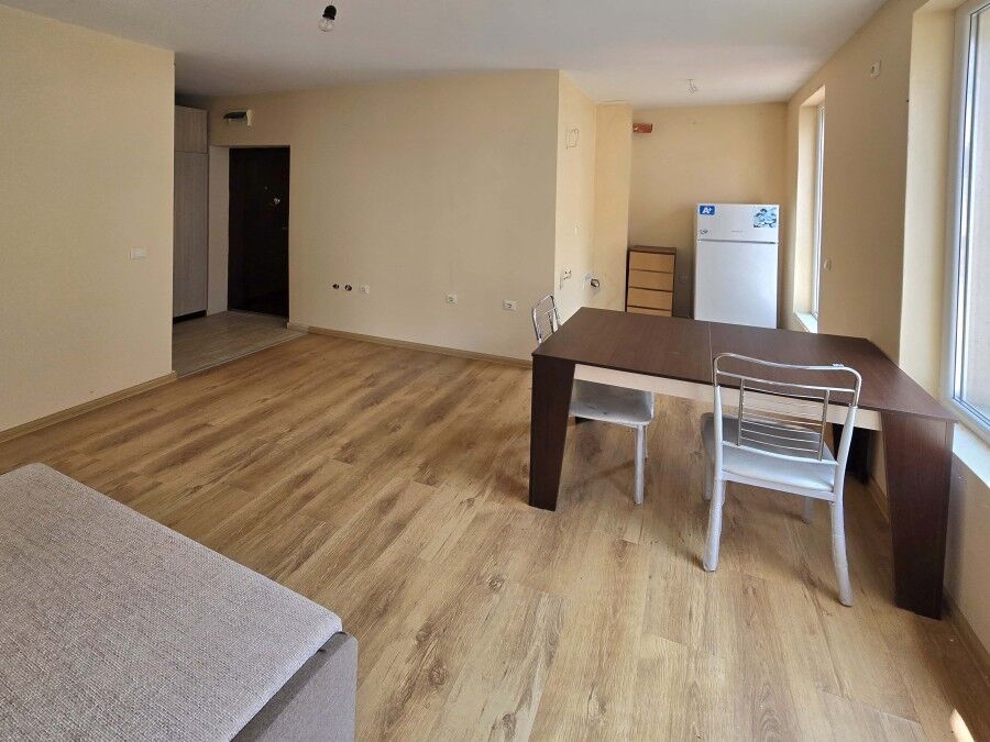Bright 1-bedroom apartment in Ravda center, 45 sq.m., with modern furnishings and no maintenance fee.