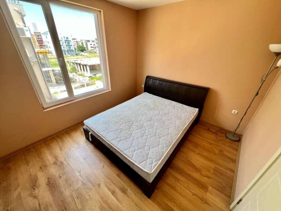 Modern 1-bedroom apartment with a large window in Ravda, no maintenance fee.