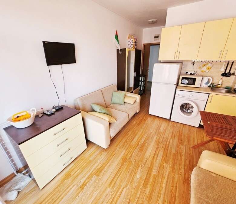 Bright studio with pool views, 28 sq.m., in Sunny Day 6, Sunny Beach, Bulgaria.