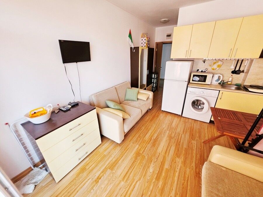 Bright studio with pool views, 28 sq.m., in Sunny Day 6, Sunny Beach, Bulgaria.