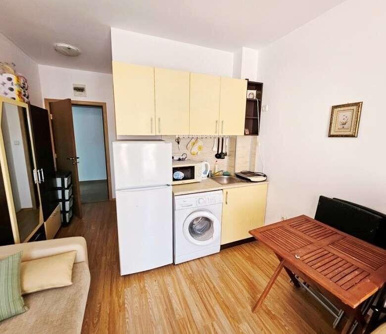Compact studio apartment with pool views in Sunny Day 6, Sunny Beach. Perfect for investment or holi.