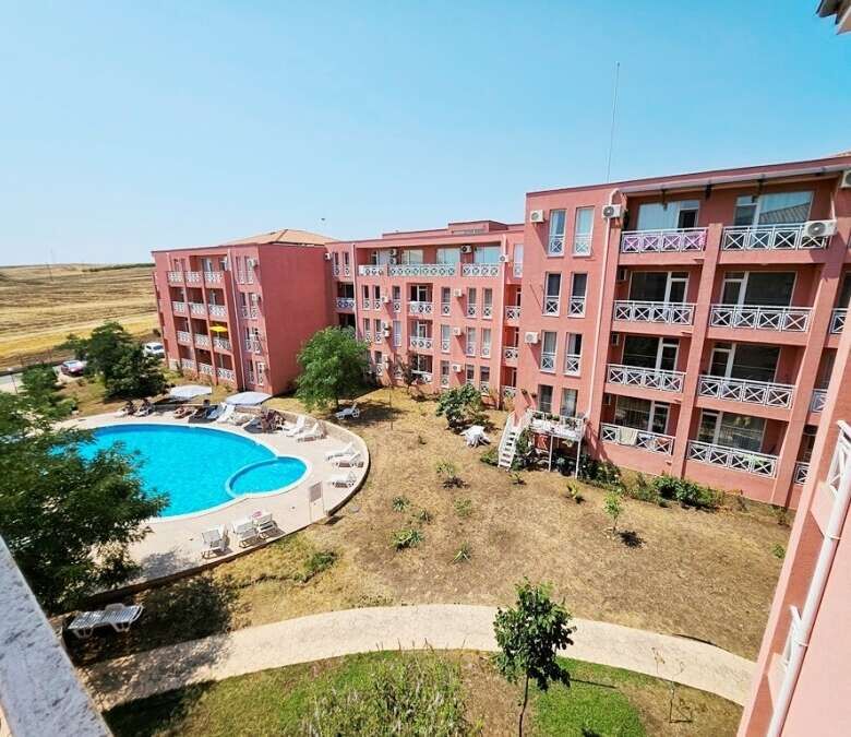 Studio apartment with pool views in Sunny Day 6, Sunny Beach, perfect for investment or holiday home.