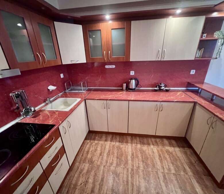 Bright studio apartment with pool views, 60 sq.m., located in St. Nicola, Kosharitsa. Perfect for re.