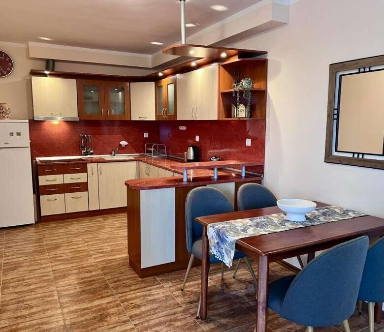 Bright studio apartment with pool views, 60 sq.m., located in St. Nicola, Kosharitsa. Perfect for re.