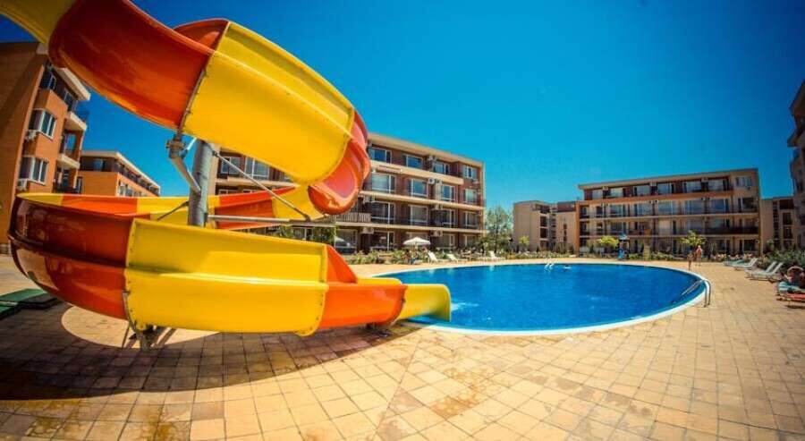 Bright studio apartment with pool and garden views at Holiday Fort Club, Sunny Beach. Perfect holida.