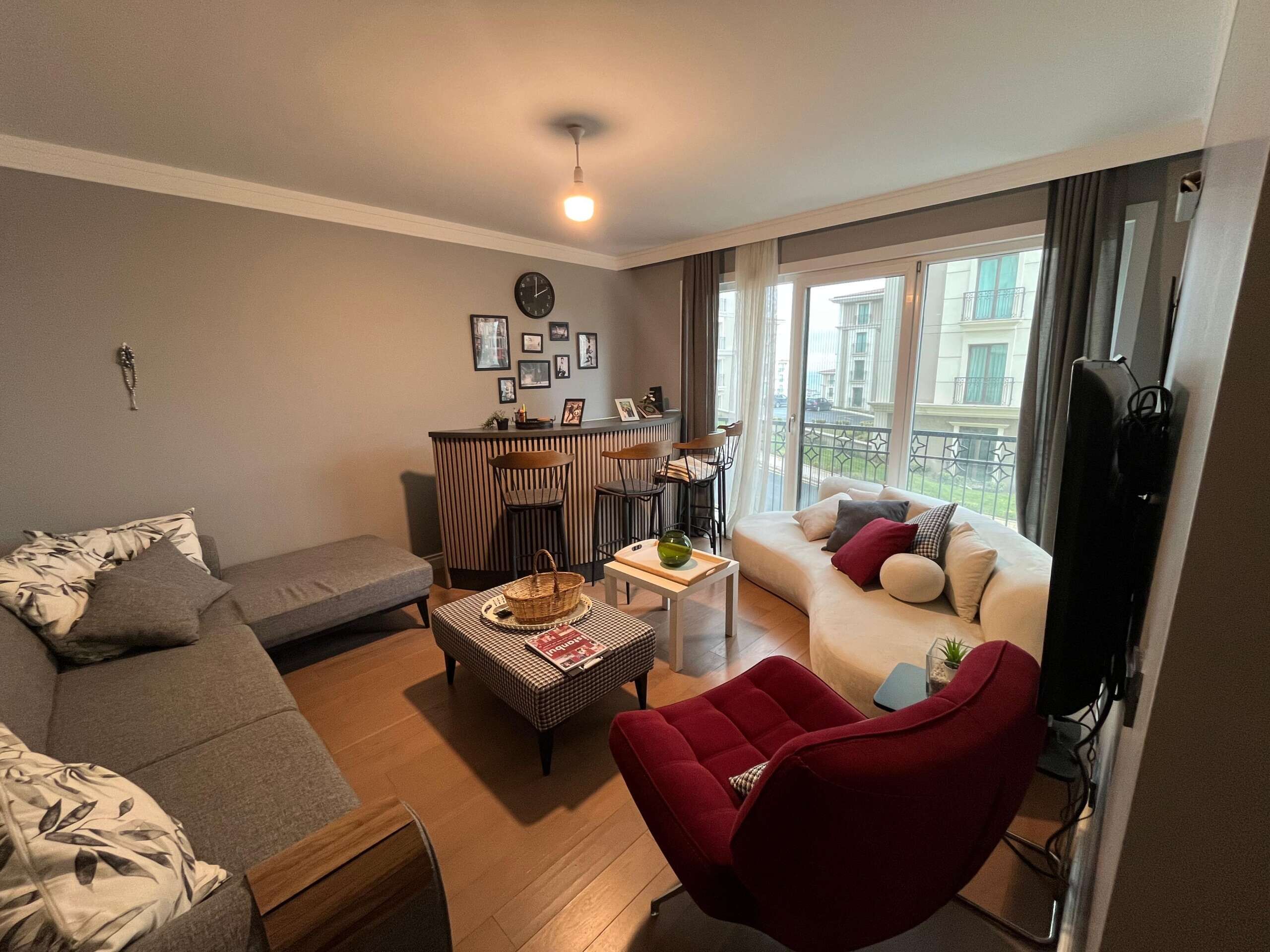 Spacious 2-bedroom apartment in Istanbul with contemporary decor and balcony views. Perfect for comf.