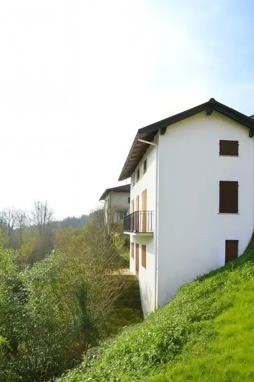 Beautiful 2-bedroom villa with scenic views in Mezzana Mortigliengo, Piedmont, ideal for peaceful li.