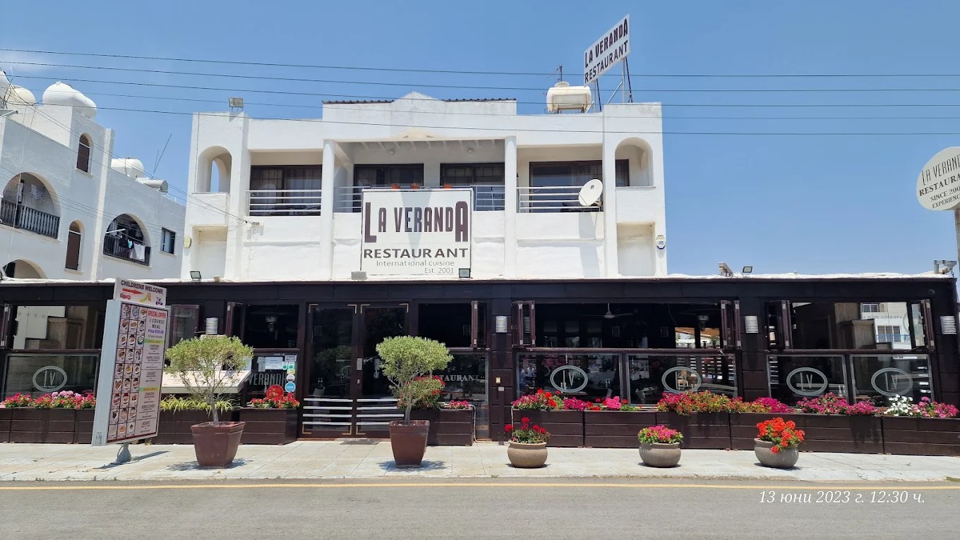 La Veranda Restaurant & 3 Apartments sale in Pyla Larnaca 1 0 2