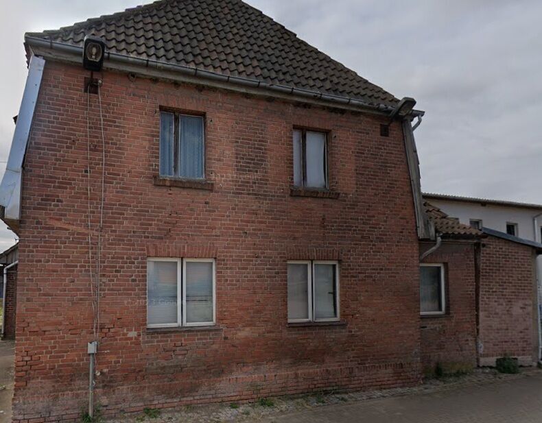 Spacious commercial property with residential apartments available for sale in Roßla, Saxony, ideal.
