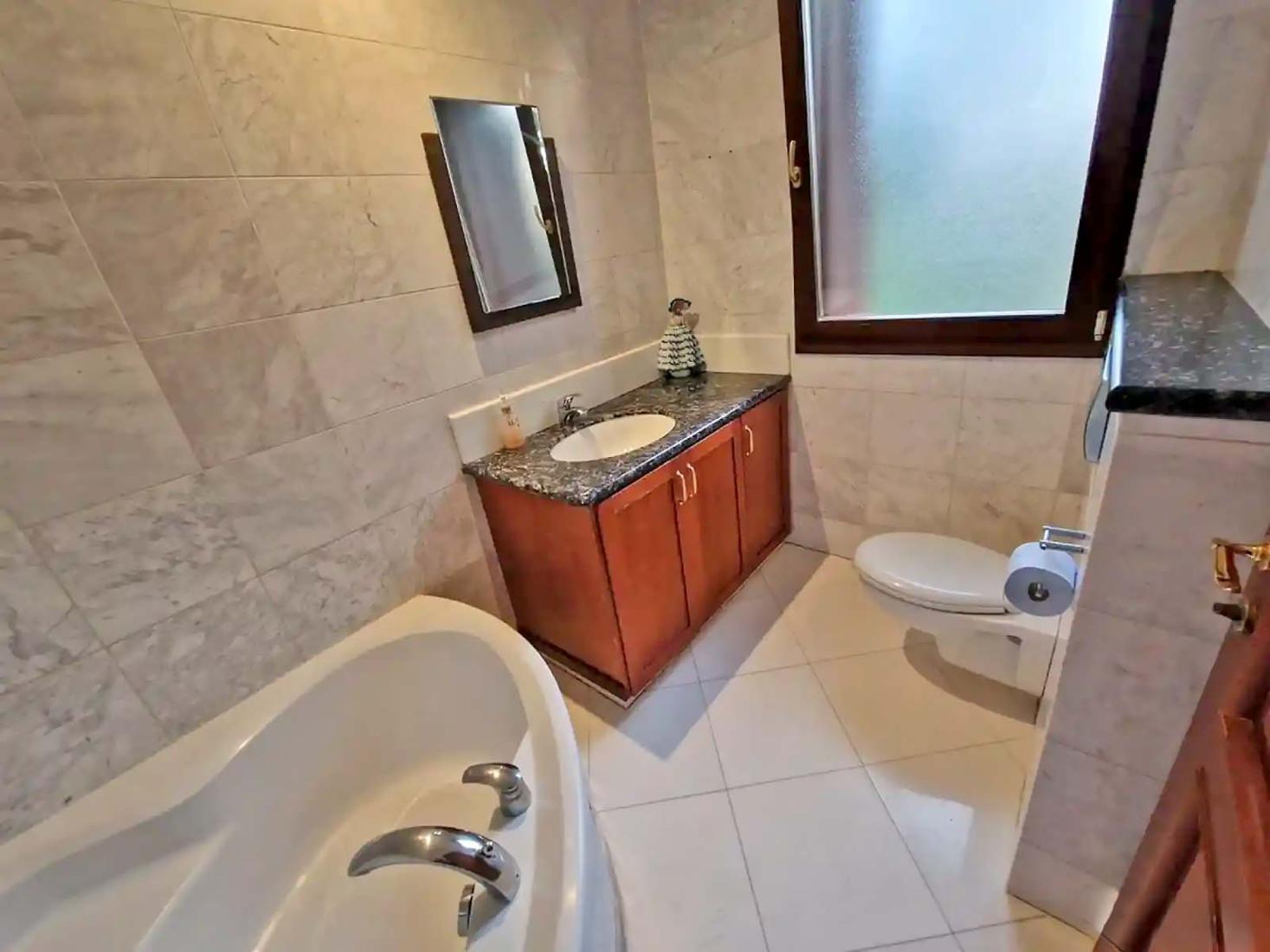 05bf0a6d07bca0793db8386e0c7335b4-copy-large