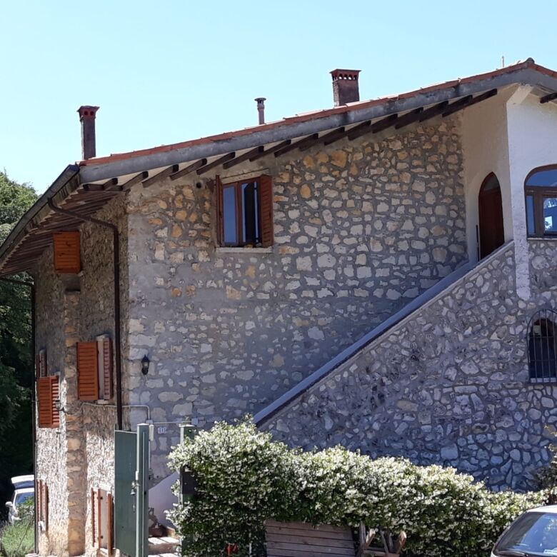Beautiful stone house with traditional architecture in Negrar di Verona, Veneto, ideal for buyers se.