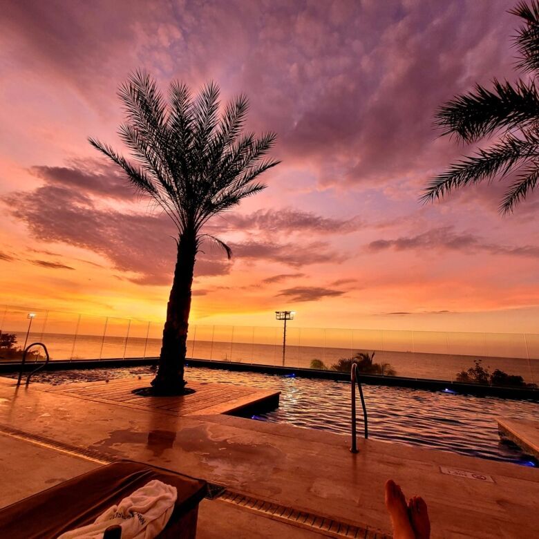 Penthouse with ocean views in Gaira Playa Salguero, Magdalena. Spacious 3-bedroom luxury property fo.