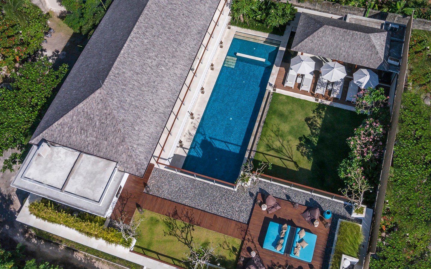 13.-Villa-Cendrawasih-The-villa-from-above-1