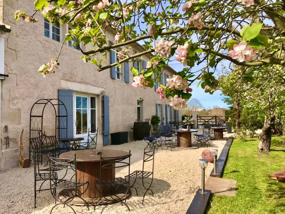 Estate With Chateau & Bar & Restaurant For Sale In Aulnay Charente Maritime 1 2 18