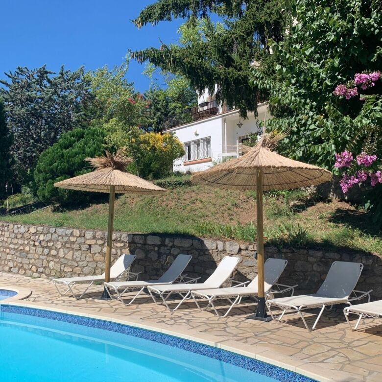 Elegant 5-bedroom villa with private pool and garden in Arles-sur-Tech, perfect for relaxing holiday.
