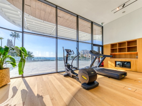 2 bedroom beachfront apartmnet for rent in limassol 7