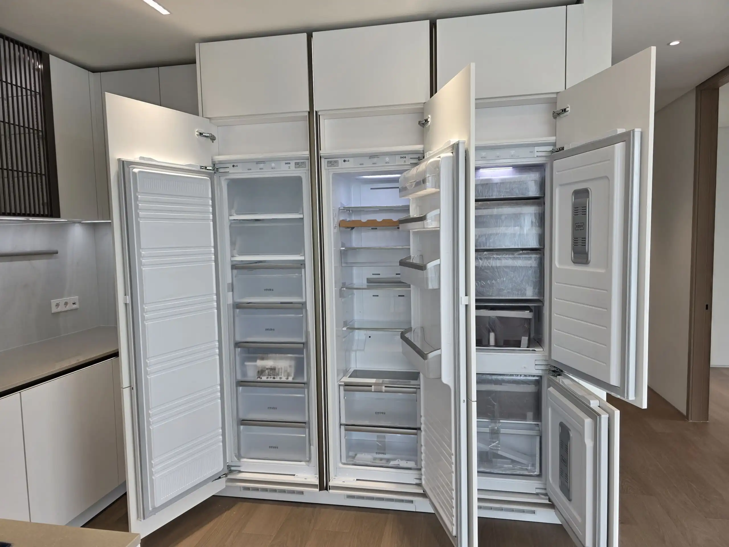 Luxury kitchen with integrated refrigerators in a prestigious Seoul apartment.