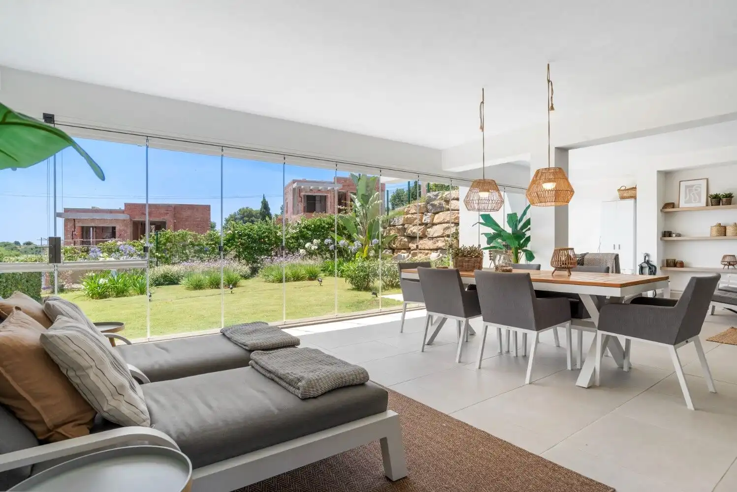 Spacious interior of Mirador del Golf apartment featuring a bright living and dining area.