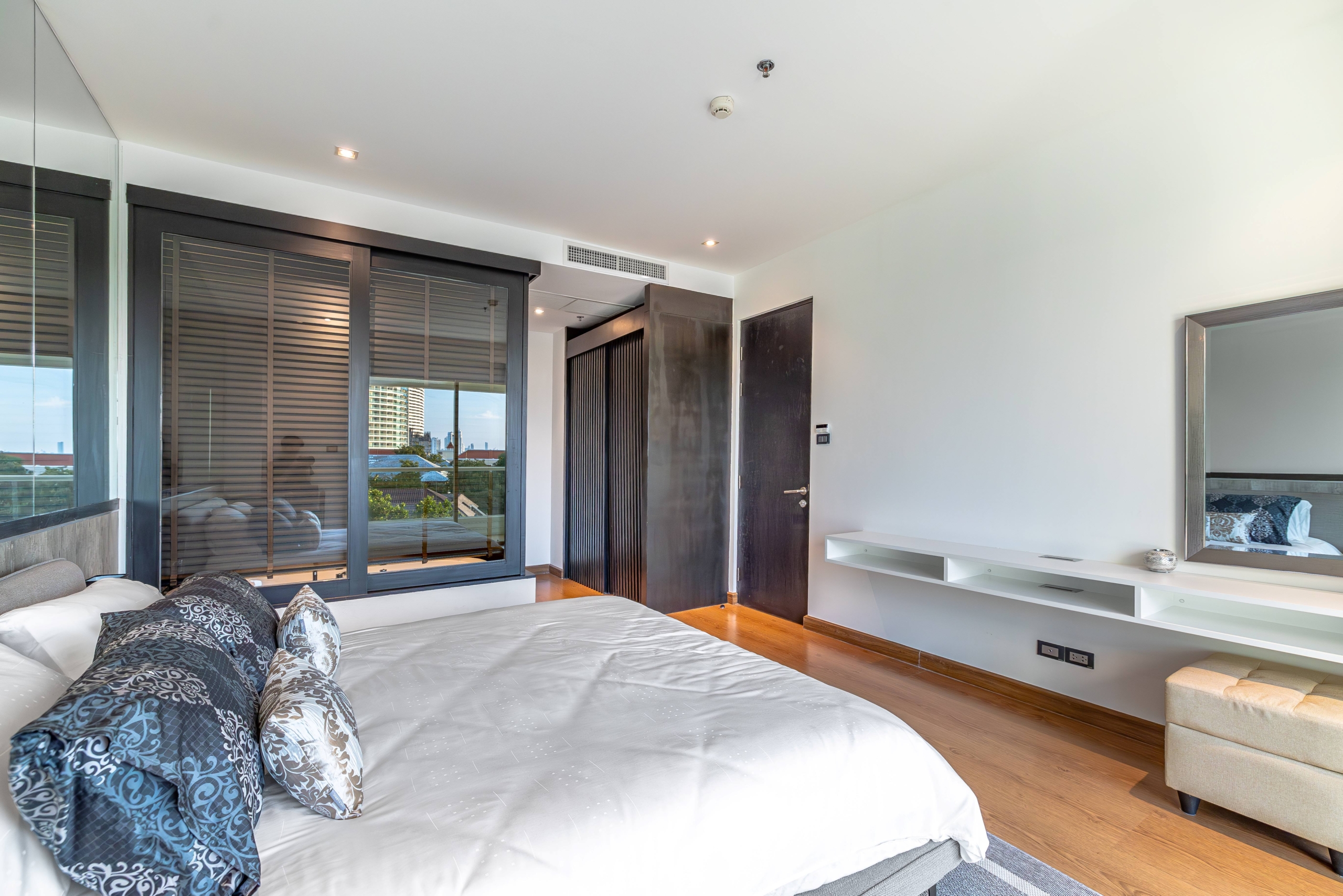 290A0352-Enhanced-NR-scaled