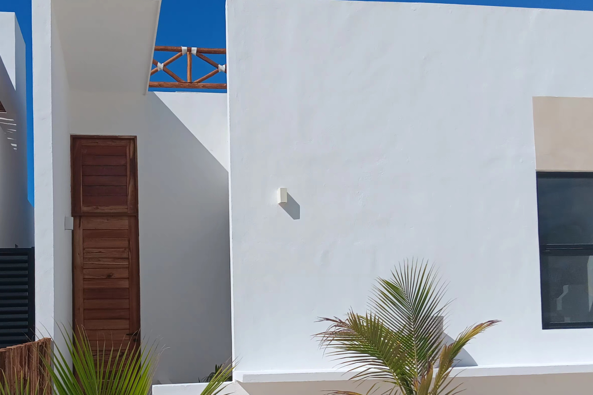 3-Bedroom-Beach-Home-with-Rooftop-Pool-images-4