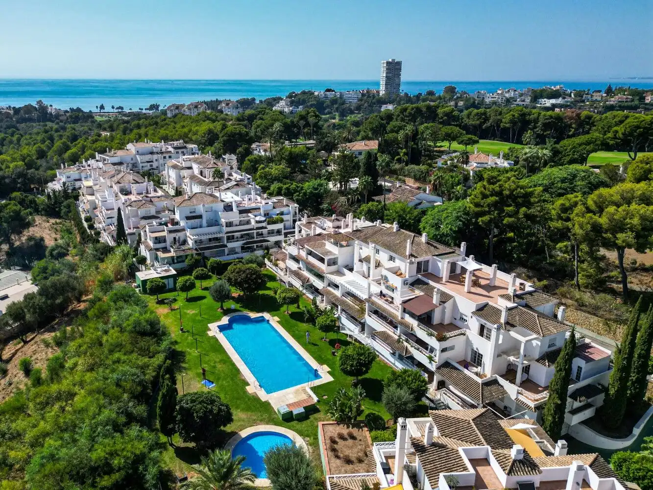 Spacious renovated apartment in Marbella East featuring contemporary design, private pool, and sceni.