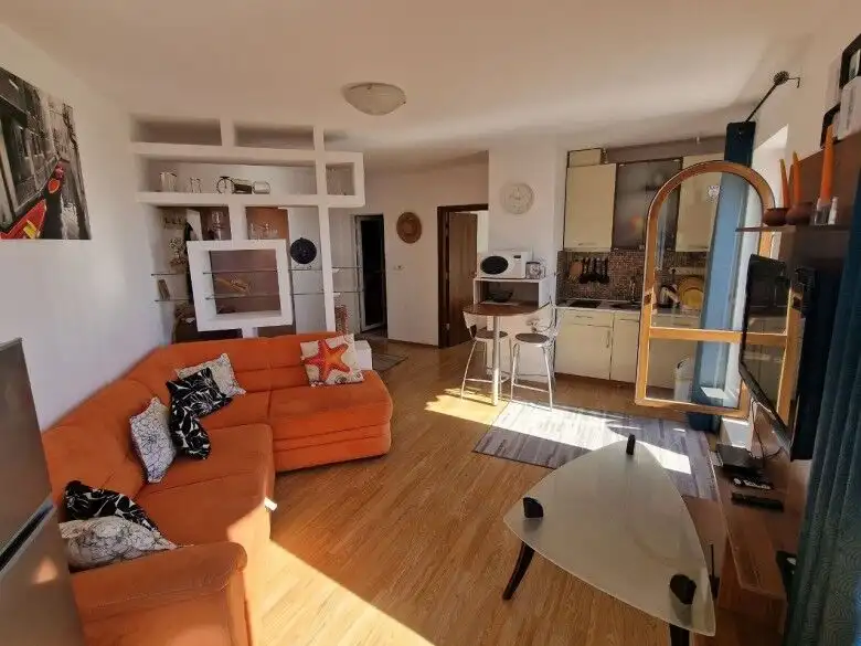 Bright 1-bedroom apartment with sea views and spacious terrace in Royal Palm, St. Vlas. Perfect for.