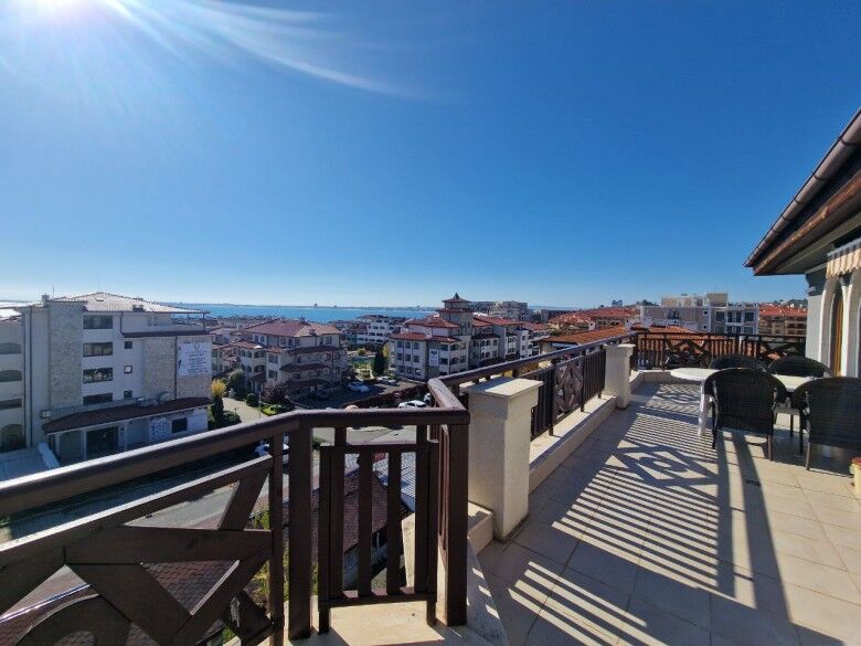Bright sea view 1-bedroom apartment with large terrace in Royal Palm, St. Vlas. Perfect for relaxing.