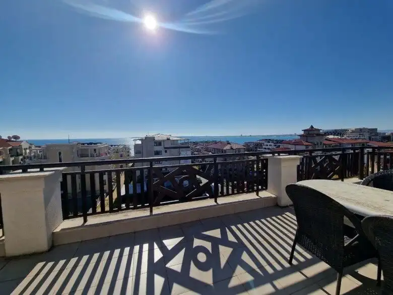 Bright sea view 1-bedroom apartment with large terrace in Royal Palm, St. Vlas.