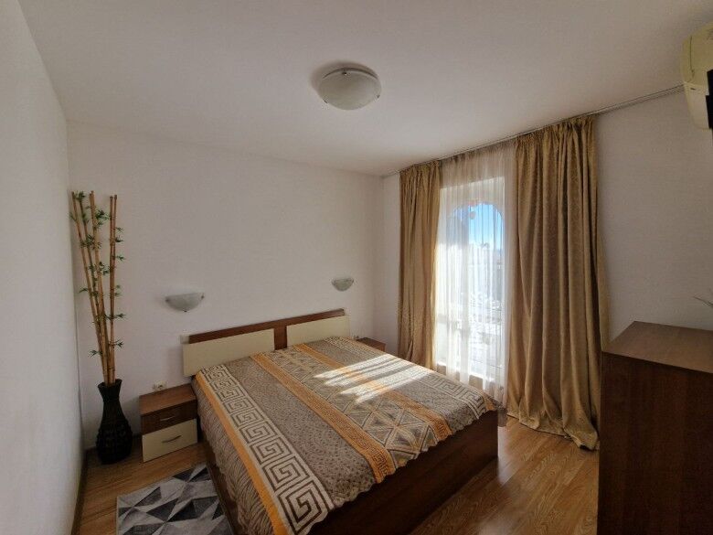 Bright 1-bedroom apartment with sea views in Royal Palm, St. Vlas.