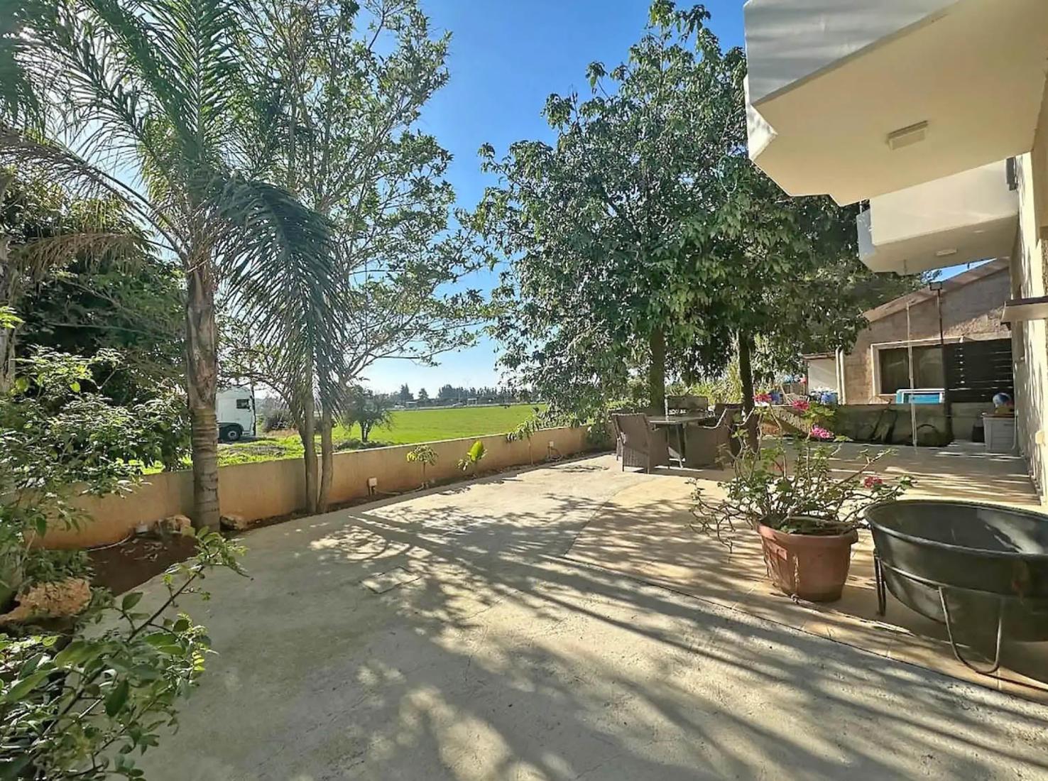 32105e47bb1274c110cf64d9133cc520-copy-large