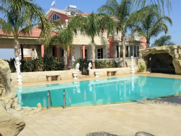 335549 detached villa for sale in palaiometocho full